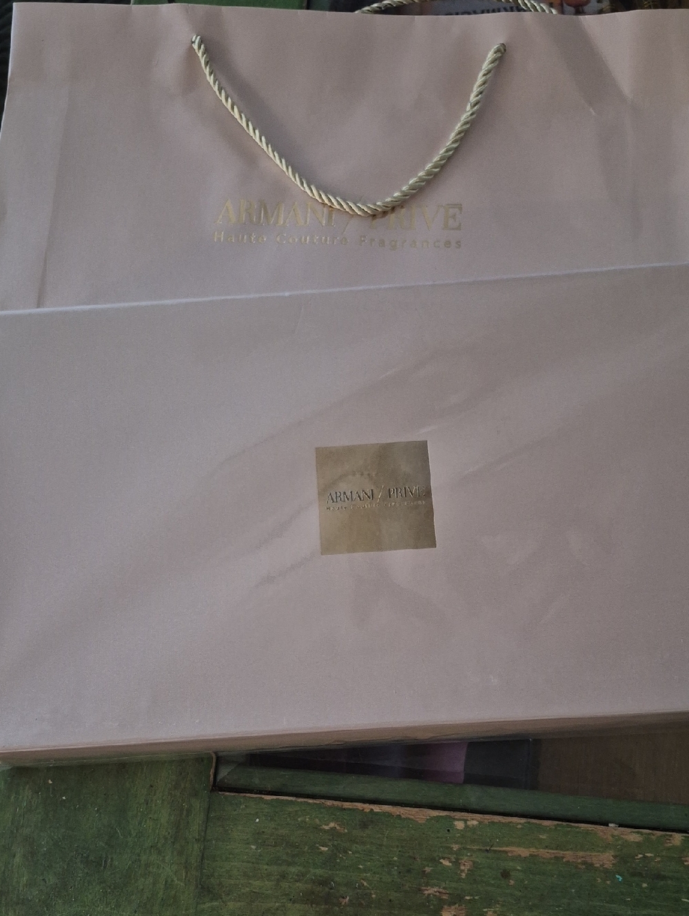 Armani Privé Haute Couture Fragrance Gift Set & Bag [B21] - Picture 2 of 7